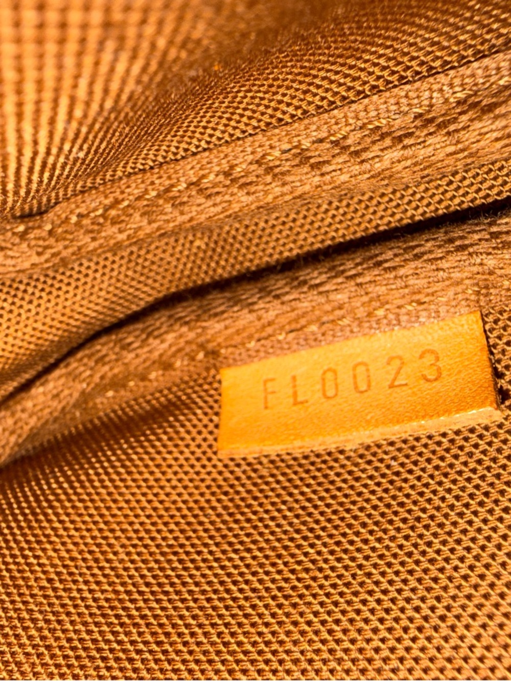 Louis Vuitton Monogram Chain Pochette in EUC! With Box, Dustbag - Picture 9 of 12
